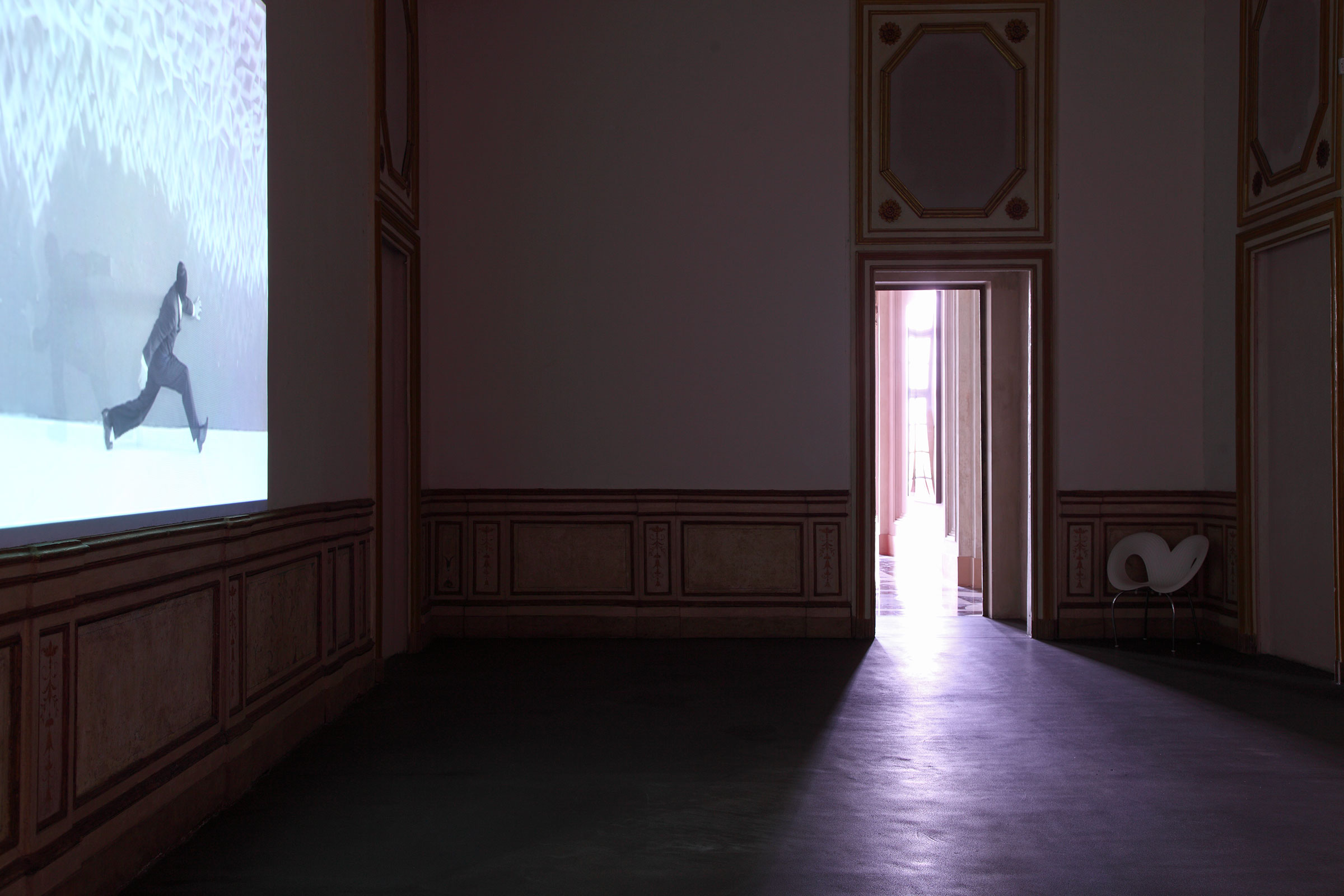 Robin Rhode, Promenade, 2008, Marzia Migliora, Viaggio intorno alla mia camera, 2012